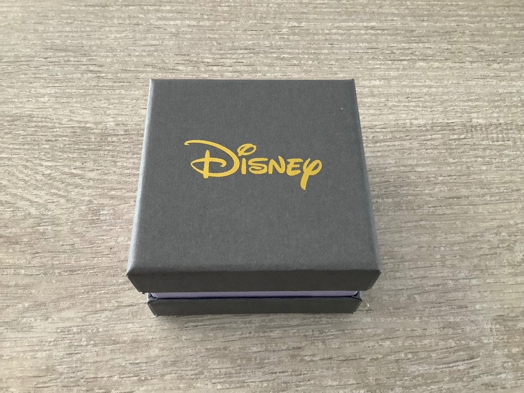 Bague en forme de trou de serrure Disney Alice au pays des.., Collections, Disney, Neuf, Autres types, Autres personnages, Enlèvement ou Envoi
