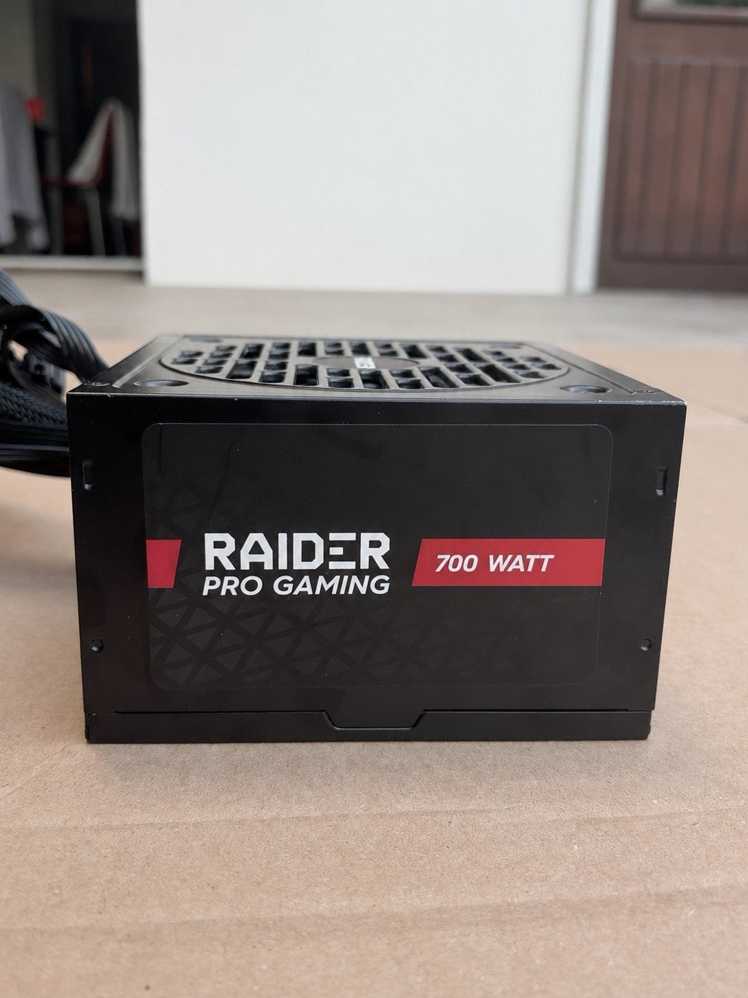RAIDER Pro Gaming 700W 80 PLUS Alimentation PC, Enlèvement ou Envoi, Utilisé