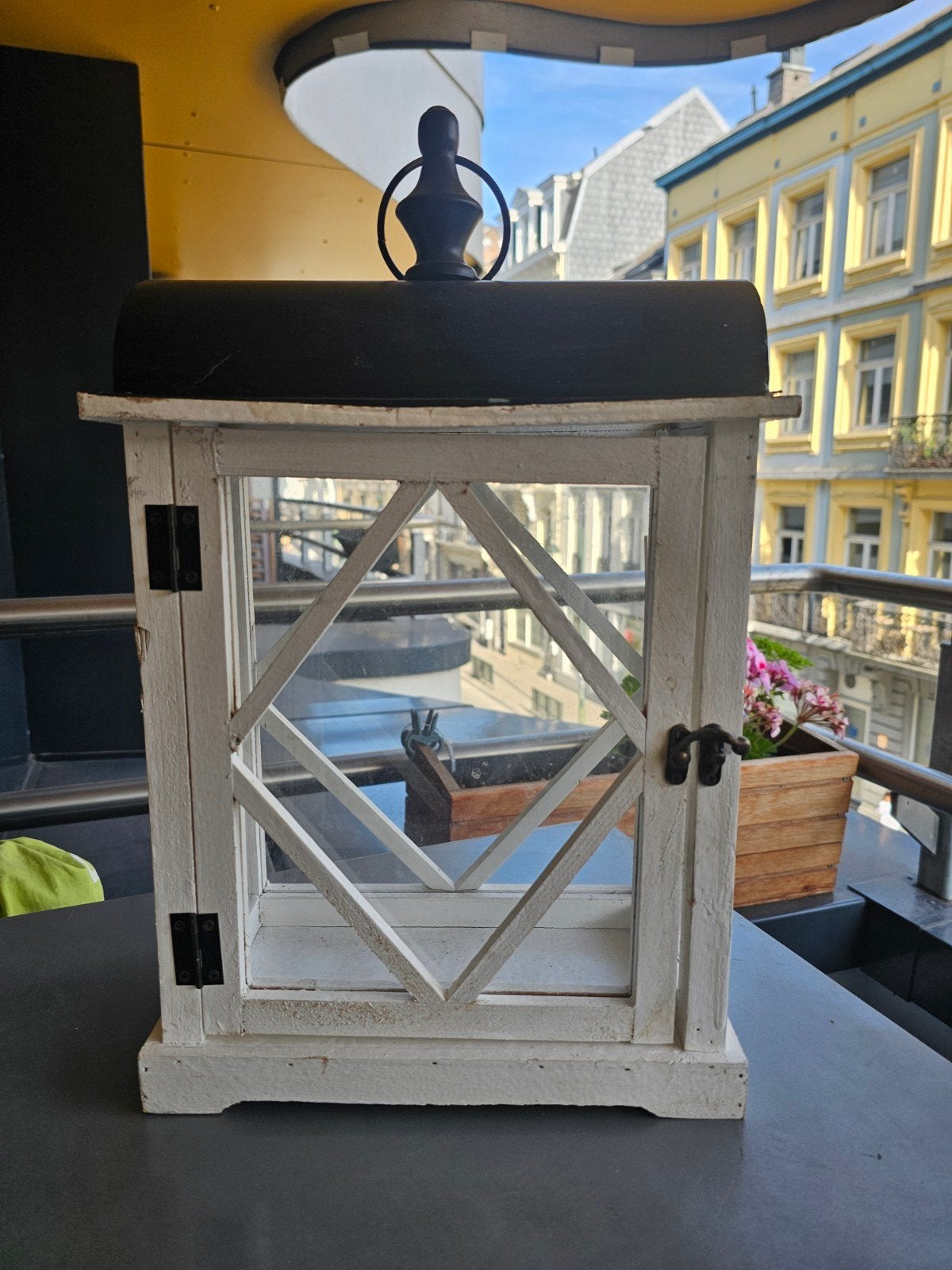 lanterne décorative, Enlèvement