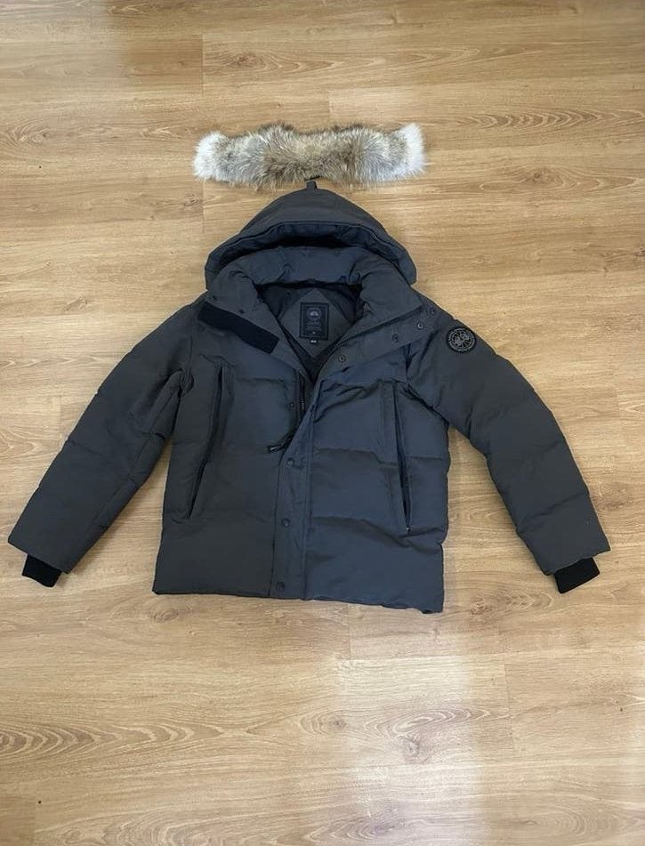 Canada goose, Ophalen, Zo goed als nieuw, Maat 52/54 (L), Grijs