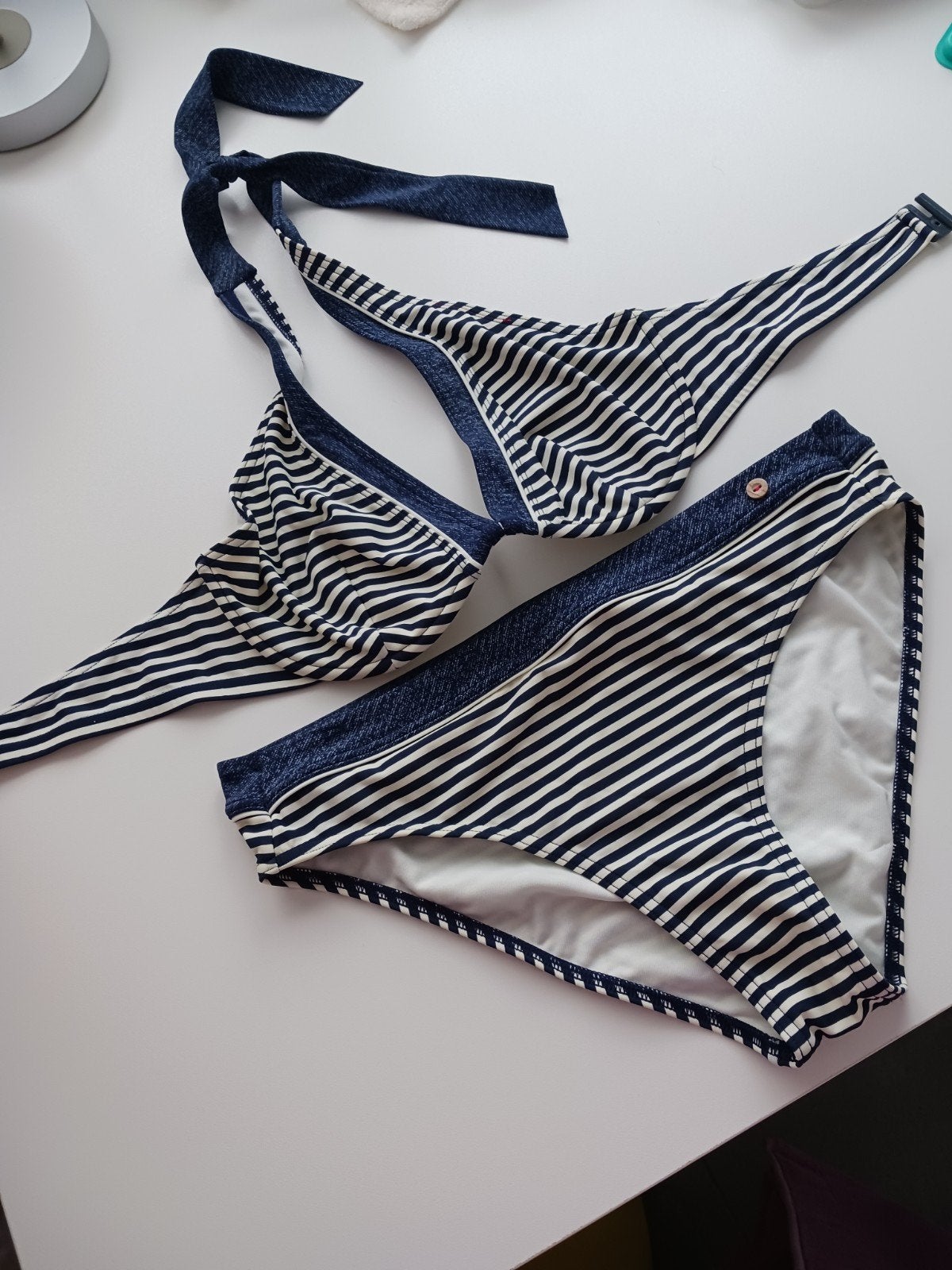 Bikini (marine) net als nieuw te koop.M 42, Ophalen, Bikini