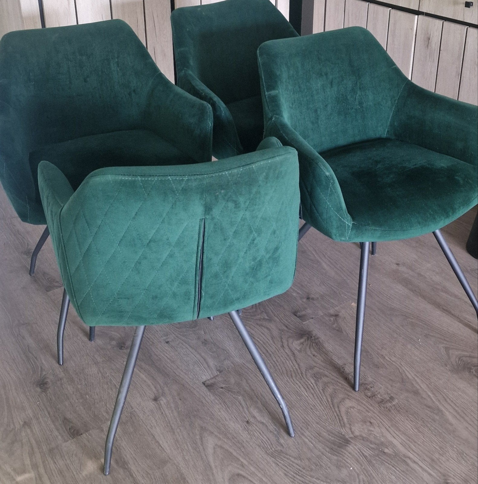 4  fluwelen stoelen., Ophalen
