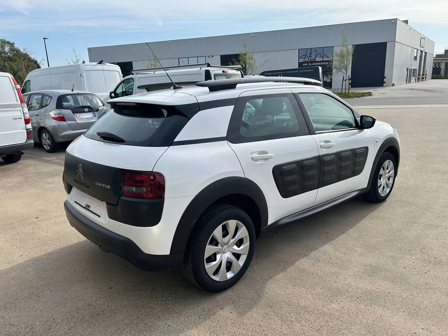 Citroën C4 Cactus 1.2 BENZINE 60 KW EURO 5 ZIE FOTO'S, Auto's, Euro 5, Stof, Gebruikt, Zwart