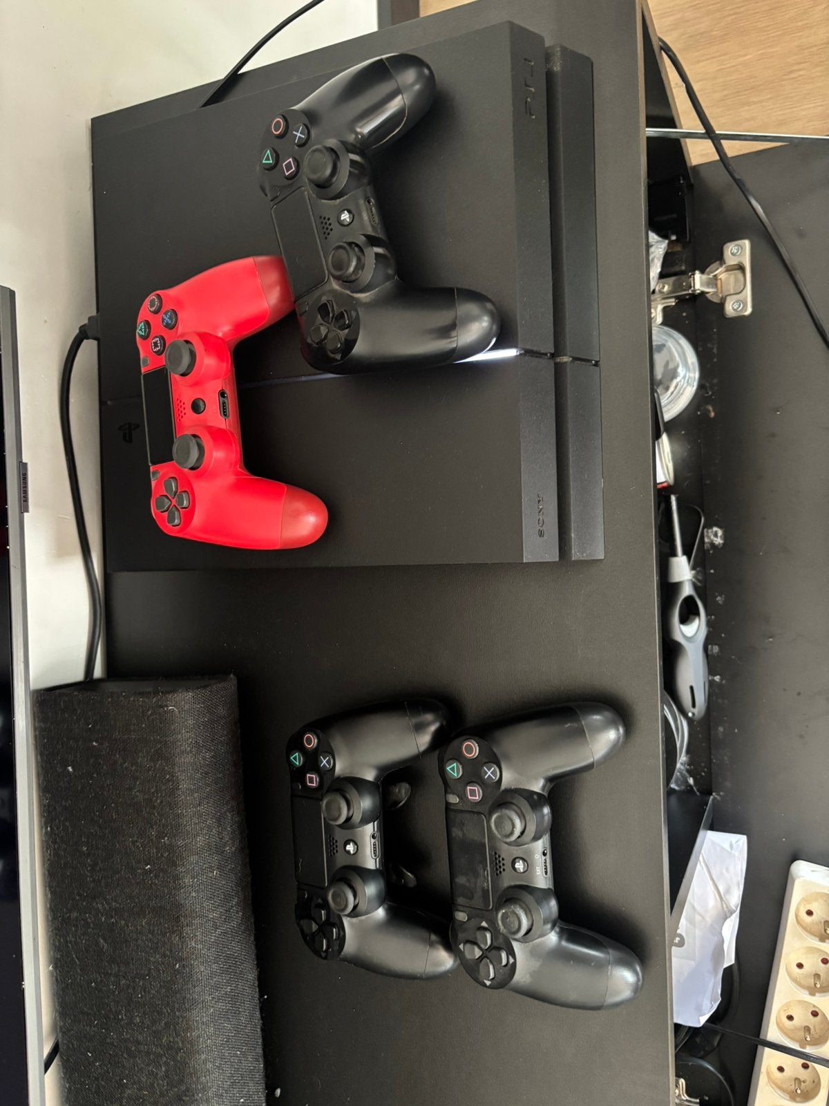 Playstation 4 met 4 controllers en diverse games, Games en Spelcomputers, Spelcomputers | Sony PlayStation 4, Ophalen, Zo goed als nieuw