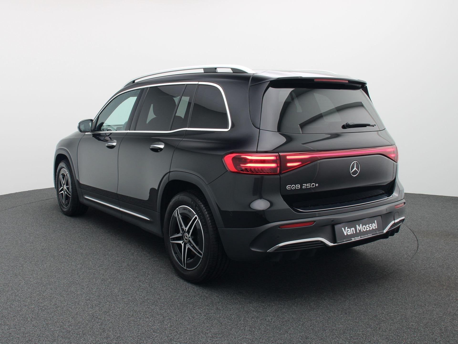 Mercedes-Benz EQB 250+ Star Edition + BURMESTER + PANO DAK +, Auto's, Dealer onderhouden, 2005 kg, Gebruikt, 71 kWh