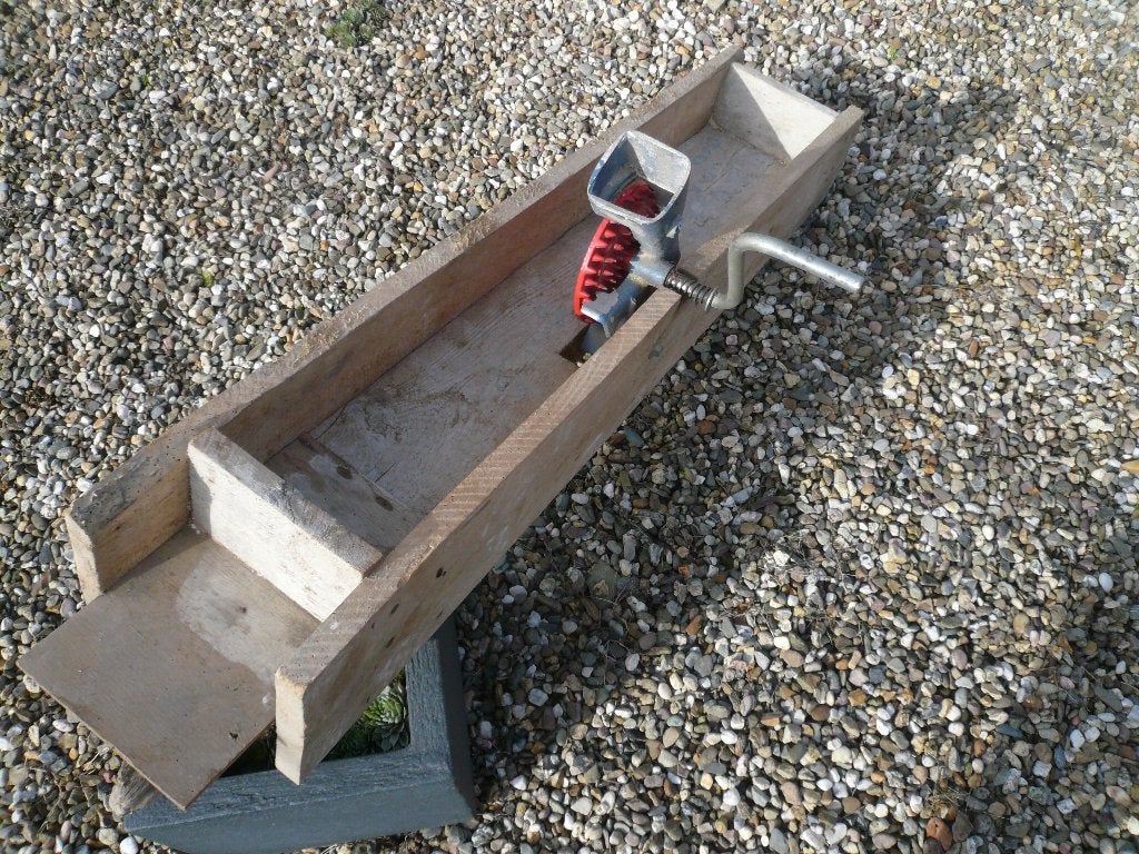 Vintage houten bak met handmatige maisdorser, Ophalen, Gebruikt