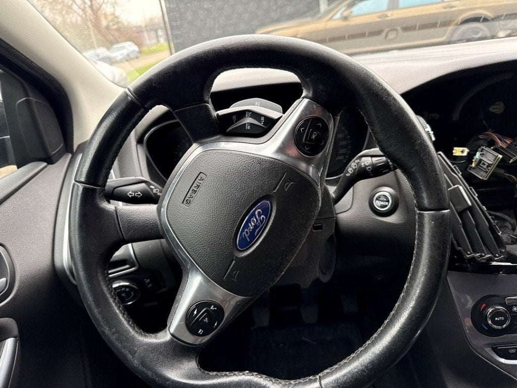COMBINE COMMODO Ford Focus 3 Wagon (|BV6T14A664AF|1768432|), Henry-Ford-Straße  1
50735  Köln, DE, Ford-Werke GmbH, Kunden@ford.com
