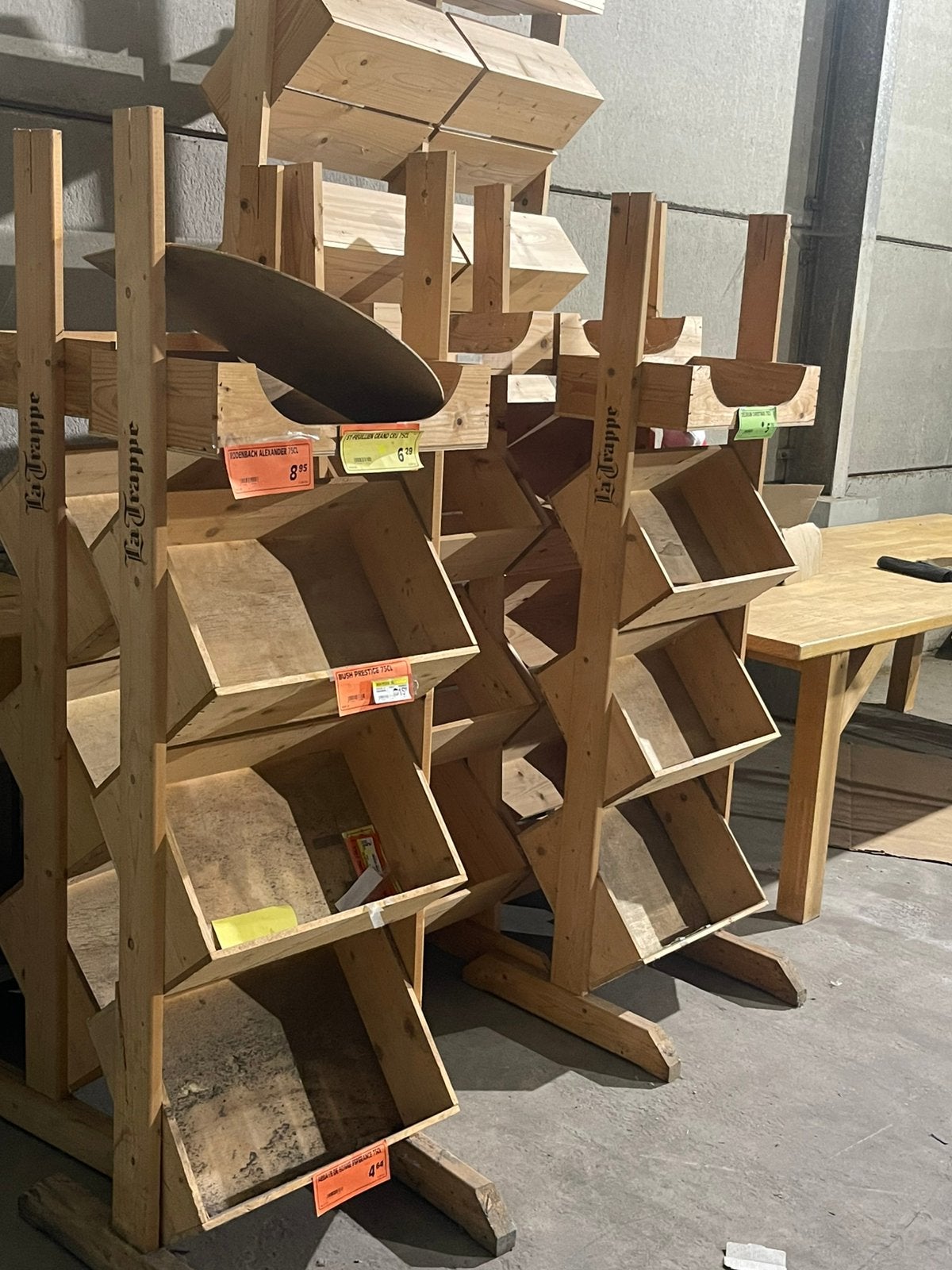 5 houten vitrinemeubels, Huis en Inrichting, Ophalen of Verzenden, Zo goed als nieuw, Hout