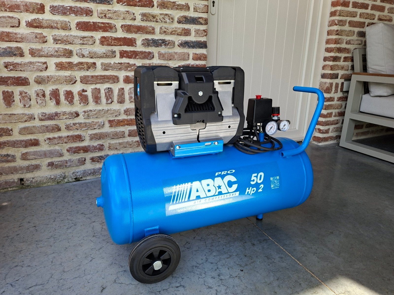 Abac compressor, Doe-het-zelf en Bouw, Ophalen, 6 tot 10 bar, Zo goed als nieuw, 25 tot 100 liter