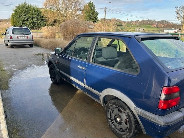 Oldtimer VW Polo Coupé 1.0 benzine 158000km met schuifdak, foto 3