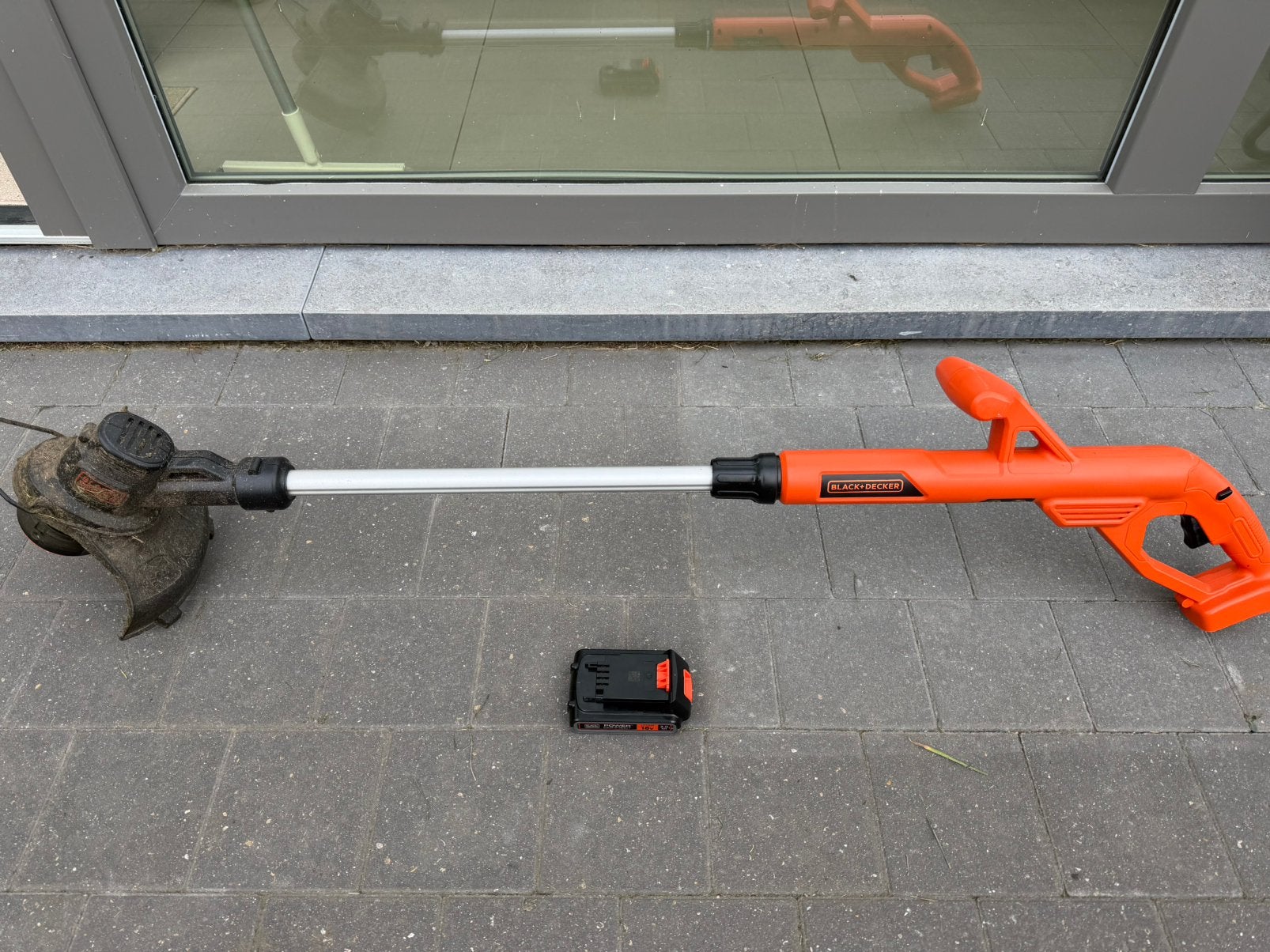 Kantenmaaier Black + Decker, Ophalen, Zo goed als nieuw, Benzine
