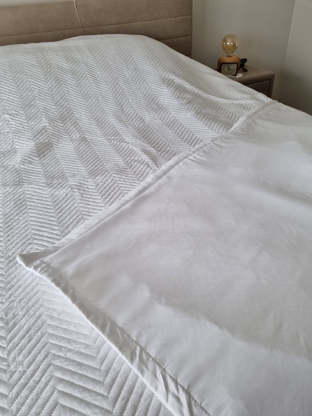 witte bedsprei met voering  en 2 kussenslopen 2.50x 2.40, Enlèvement