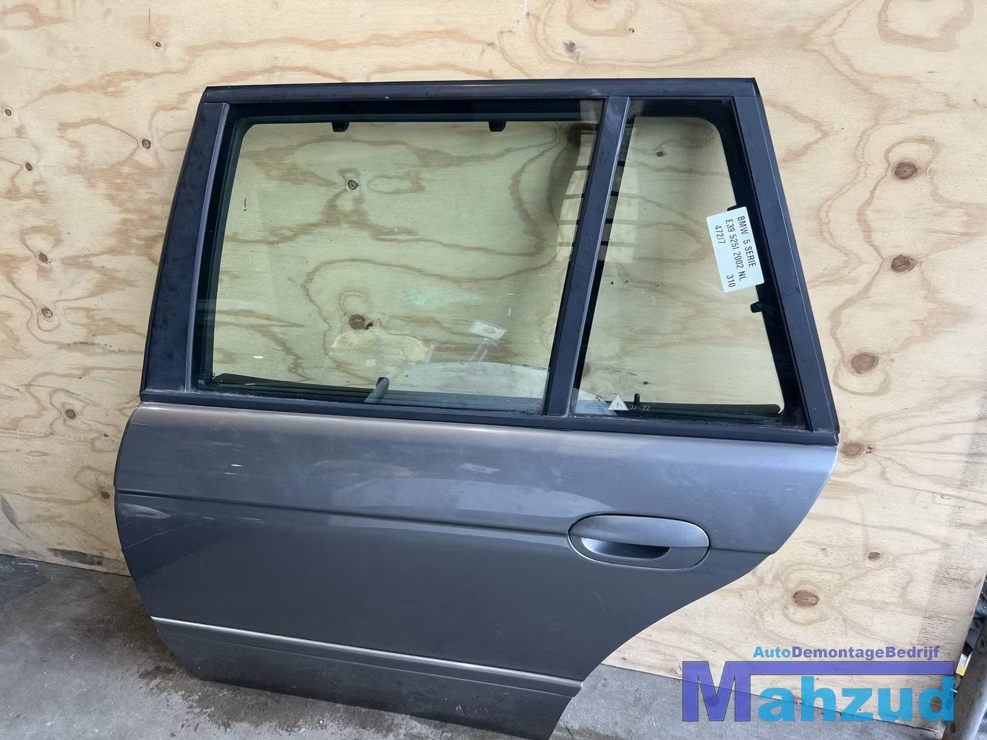BMW 5 SERIE E39 Touring 472/7 Links achter deur portier 1996, Petuelring 130
80788  Munich, DE, Gebruikt, Deur, Info@bmw.de