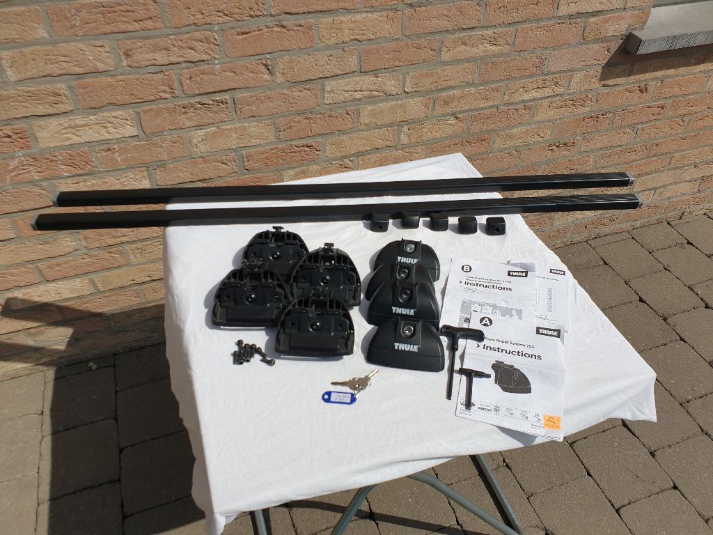 THULE - Rapid System 753 dakdragers en -poten, Ophalen, Zo goed als nieuw