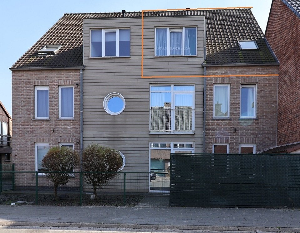 Duplexappartement nabij scholen, bus en centrum te Zelzate, Immo, Huizen en Appartementen te koop, 10 kamers, Provincie Oost-Vlaanderen