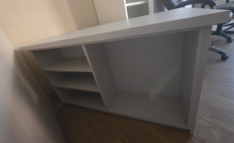 Petite et grande armoire ouverte / bureau de réception, Enlèvement