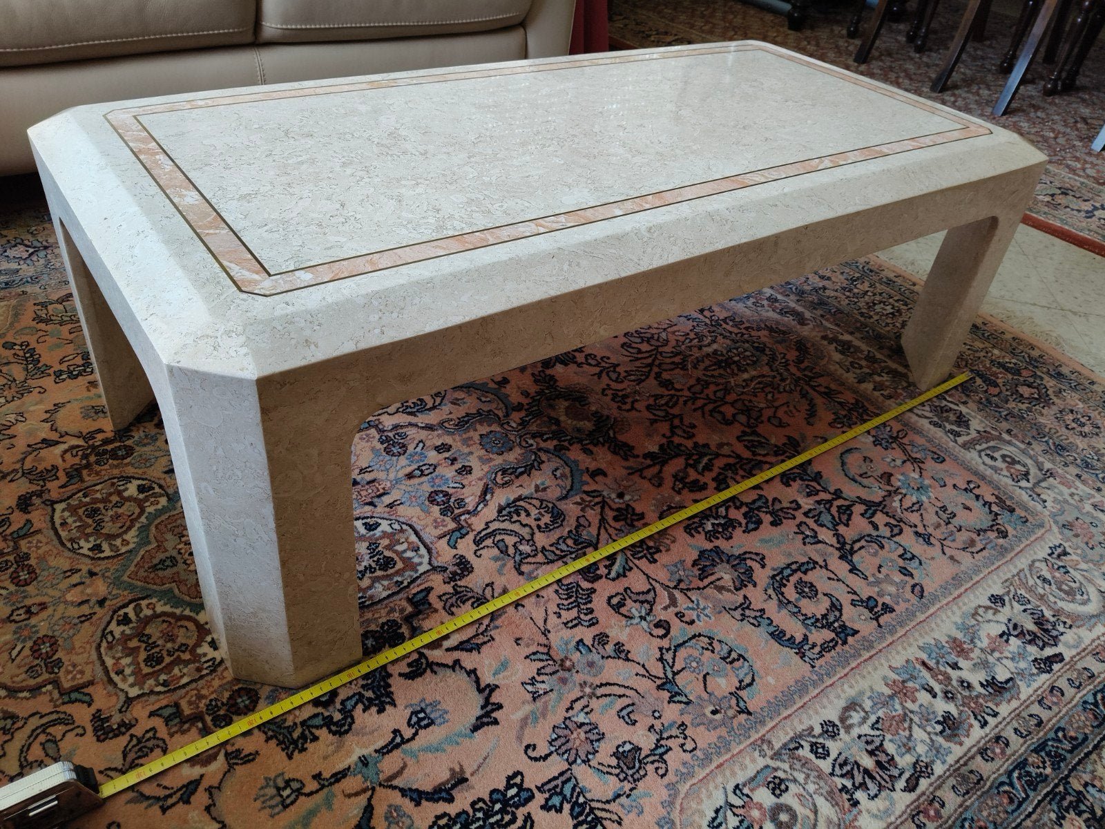 table basse beige aspect travertin, Maison & Meubles, Enlèvement, Comme neuf, Rectangulaire