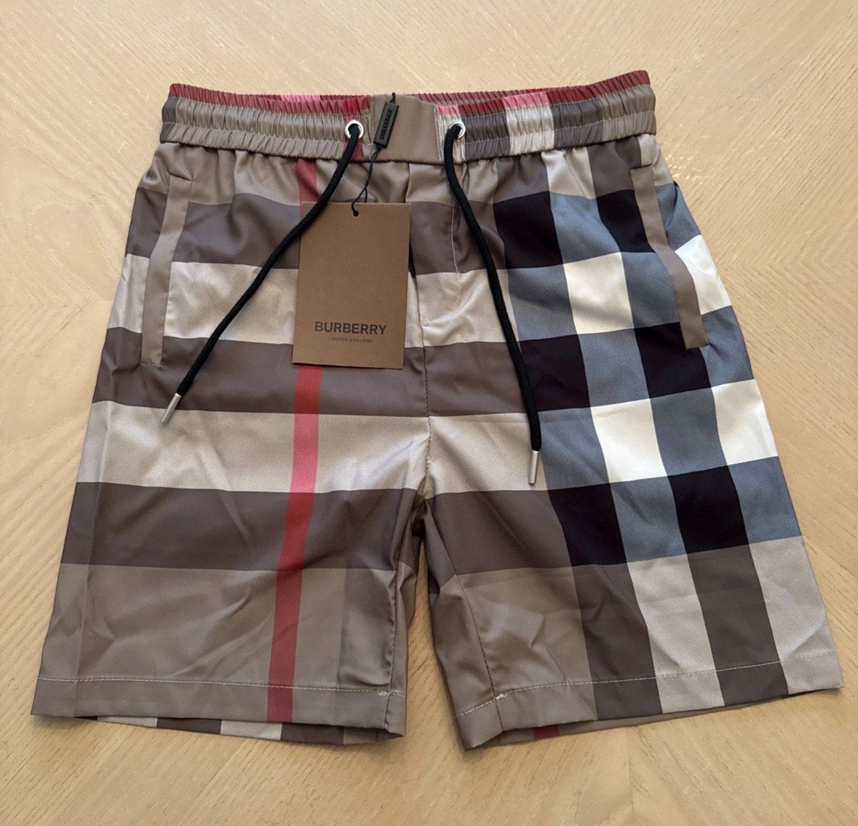 Short Burberry, Kleding | Heren, Badmode en Zwemkleding, Ophalen of Verzenden, Zwemshort