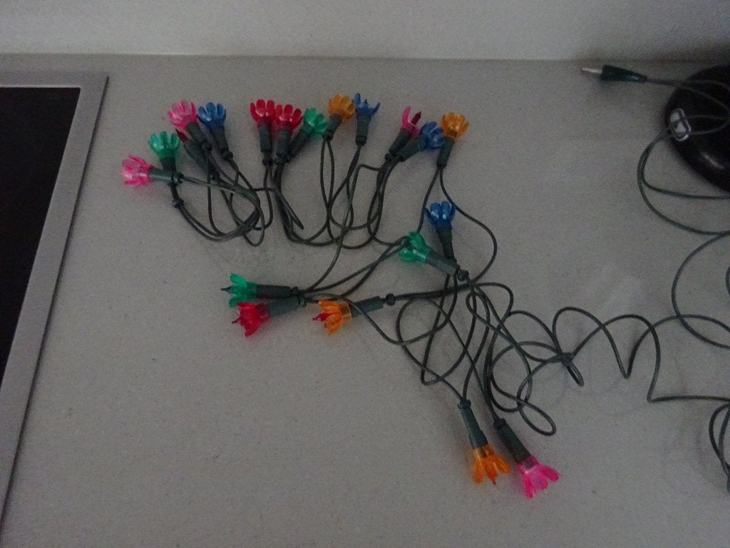 Oude kerstverlichting, Enlèvement