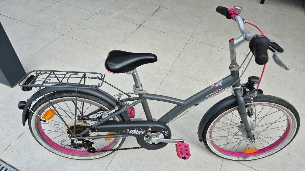 kinderfiets “ B Twin ” Grijs 20 inch – als Nieuw staat, Ophalen, Zo goed als nieuw, 16 tot 20 inch, B-TWIN