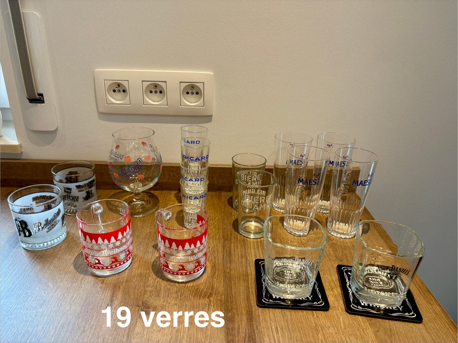 Verres lot de 43 pièces (bières, alcool), Collections, Enlèvement, Comme neuf, Verre à bière