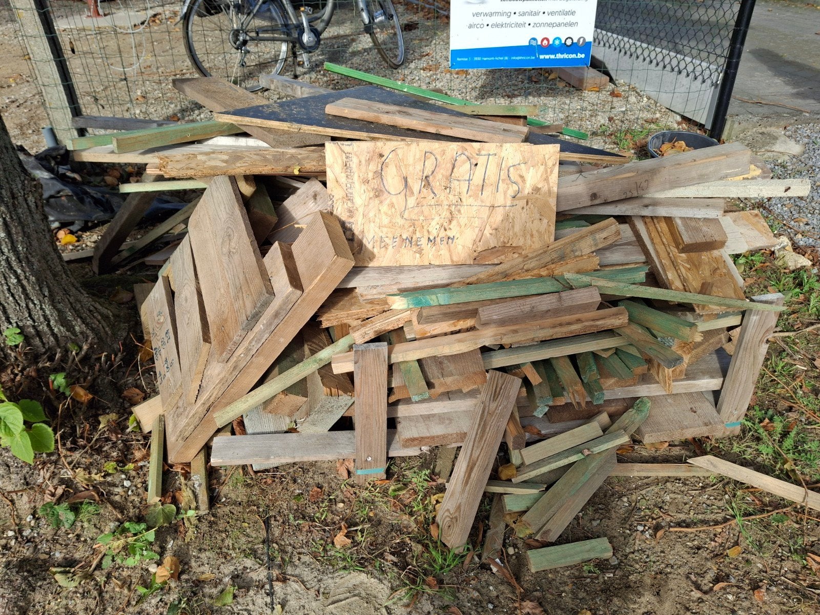 gratis  bandhout, Tuin en Terras, Ophalen