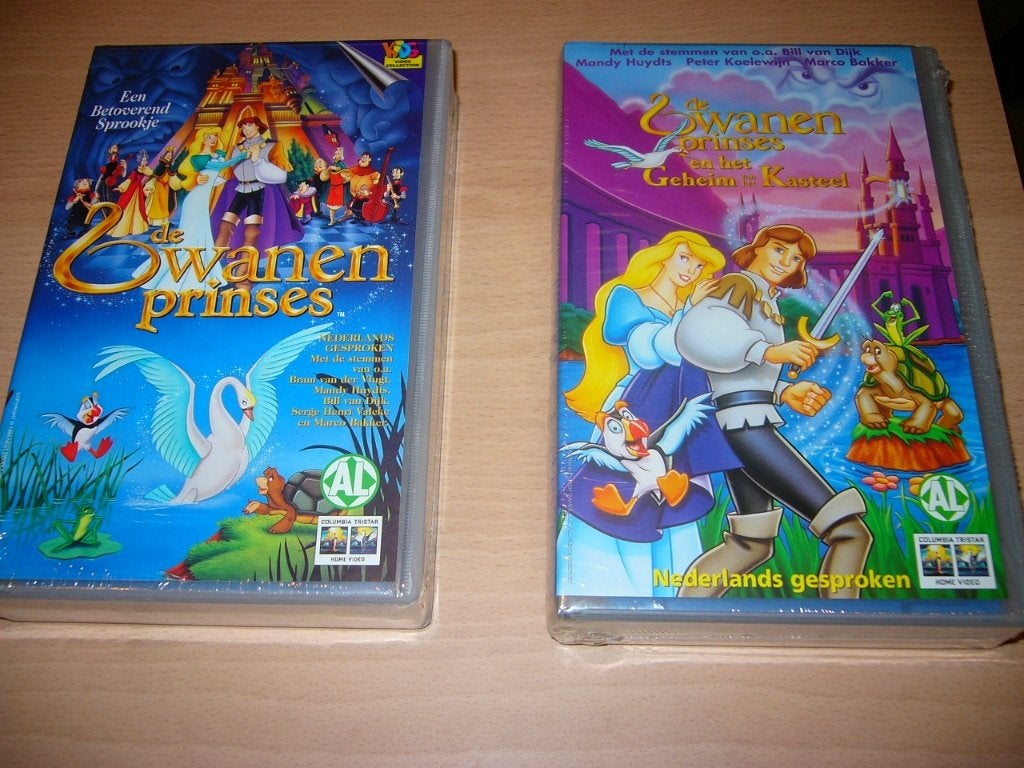 2 nieuw verpakte VHS de zwanenprinses, Tekenfilm, Nieuw in verpakking, VHS, Ophalen of Verzenden