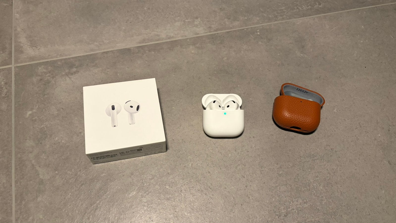 Originele Apple AirPods 4 + factuur, Bijoux, Sacs & Beauté, Pierres précieuses, Enlèvement ou Envoi, Comme neuf