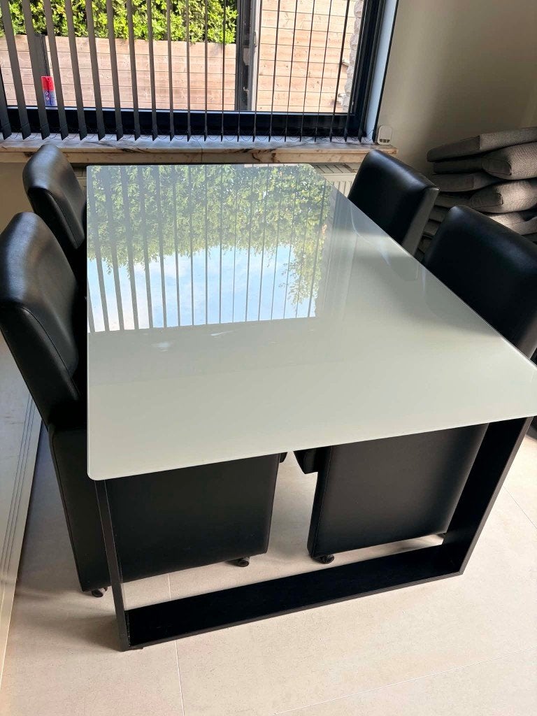 Tafel en 4 stoelen, Huis en Inrichting, Ophalen, Gebruikt, Glas, Modern