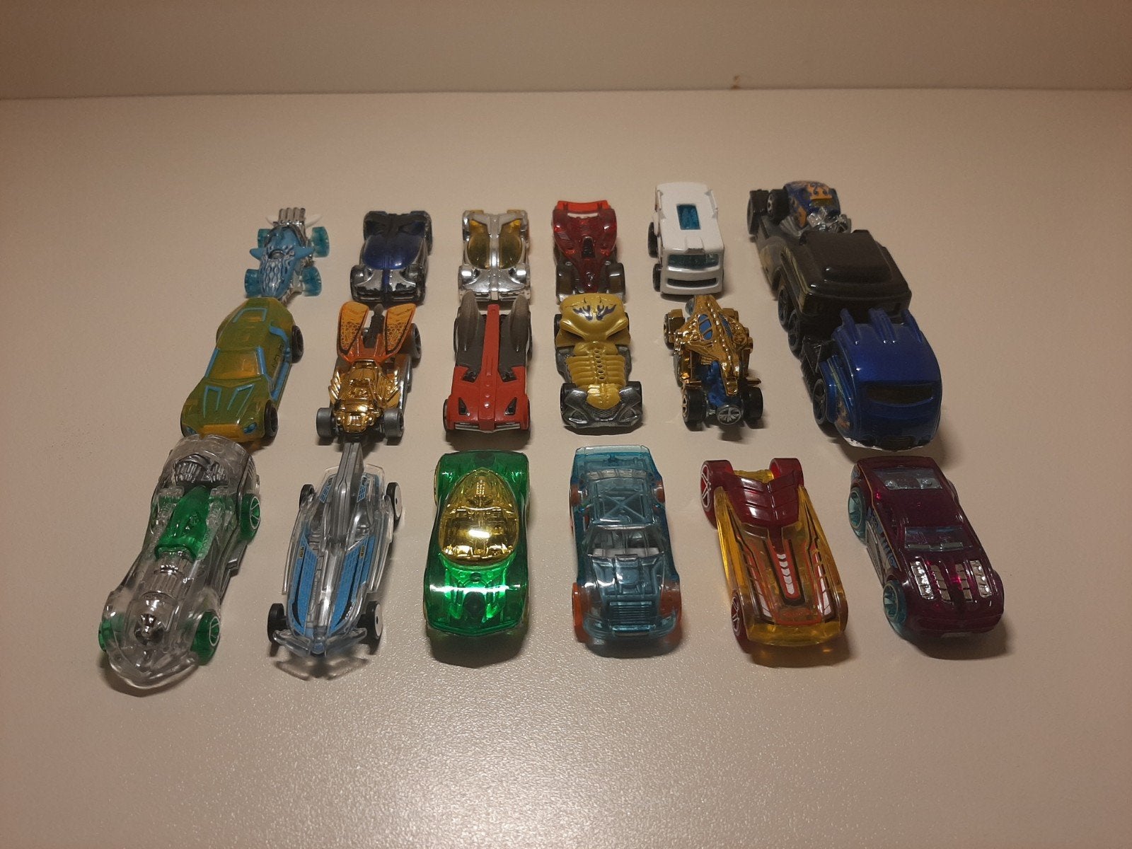 18 Hot Wheels, Matchbox, etc. Belle collection !, Enlèvement ou Envoi, Utilisé, Voiture
