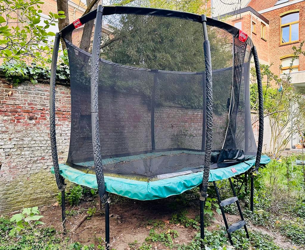 Berg trampoline met NEW ultim SAFETY net deluxe, ladder etc., Ophalen, Zo goed als nieuw