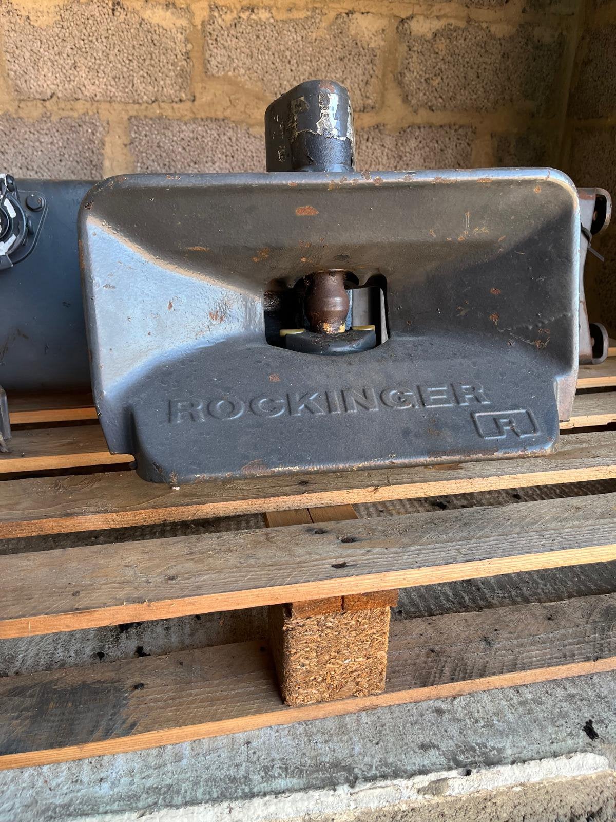Rockinger trekhaak, Enlèvement