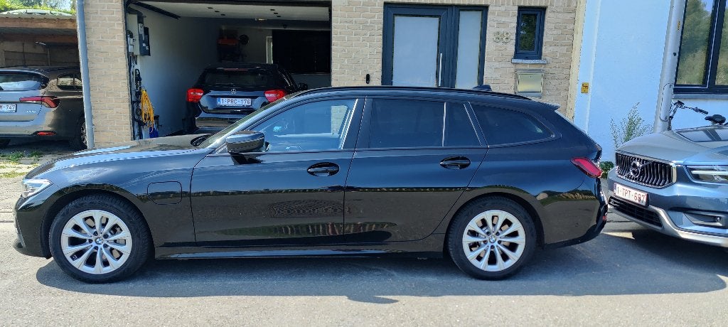 BMW 330e xDrive,Hybride,290pk,T-haak,4x4,Zwart,xenon, Auto's, Automaat, 215 kW, 4 cilinders, Zwart