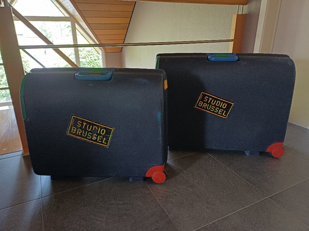 2 Carlton reiskoffers, Bijoux, Sacs & Beauté, Valises, Utilisé, Plastique dur, Clé, Roulettes, Enlèvement