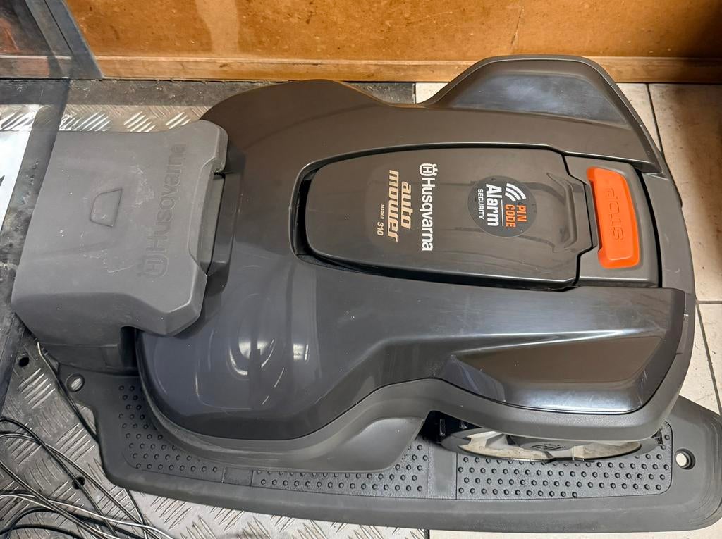 Robot Husqvarna automower 310 Mark II année 2022, Enlèvement, Utilisé, Contrôlable via l'application