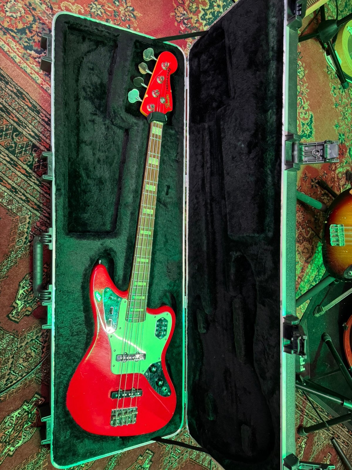Fender Jaguar Bass Made in Japan Hot Rod Red zonder hardcase, Muziek en Instrumenten, Ophalen, Gebruikt