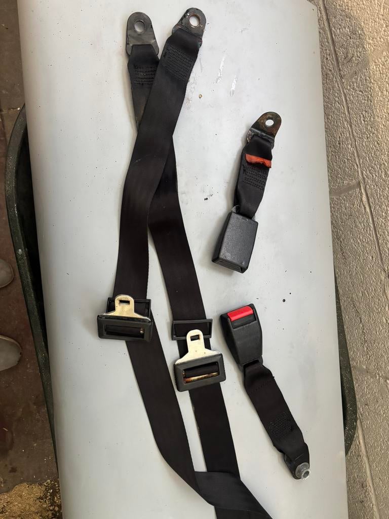 Achterriemen voor Porsche 924/944 met bouten, Ophalen of Verzenden, Porsche