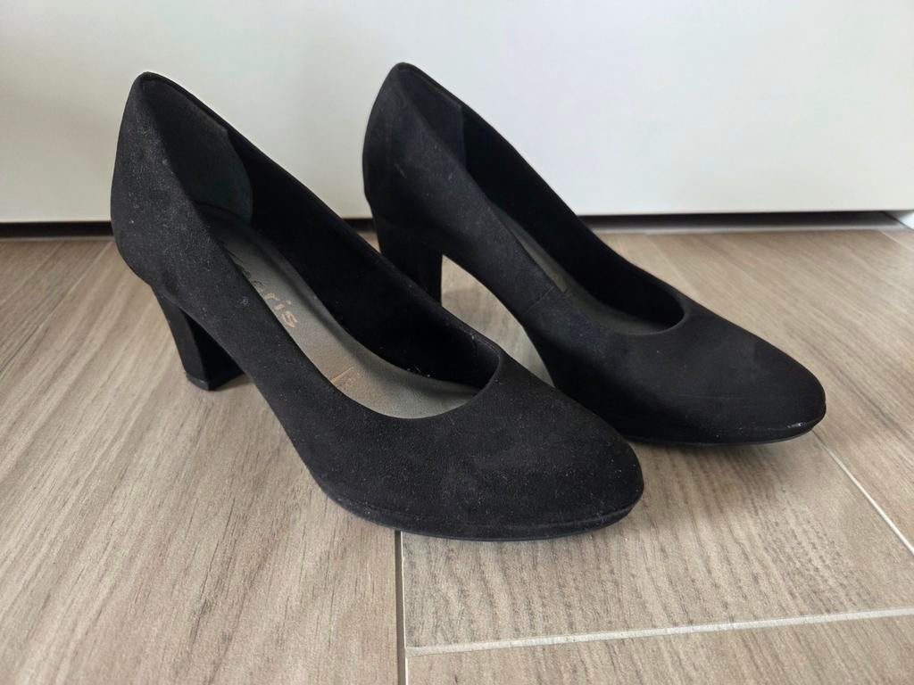 Zwarte daim pumps van Tamaris, Pumps, Zwart, Gedragen, Ophalen