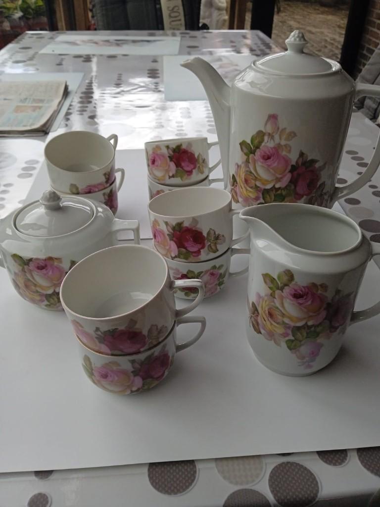 Theeservies, Ophalen