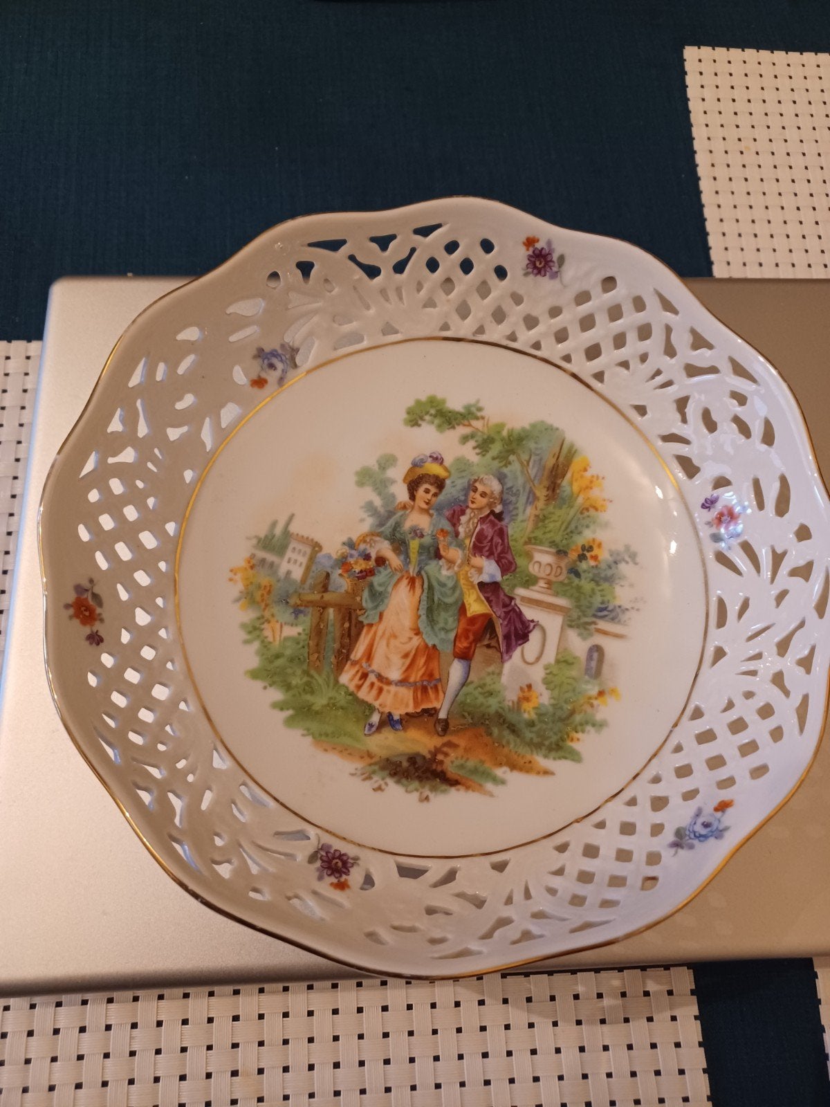 Plat en porcelaine, Antiquités & Art, Enlèvement