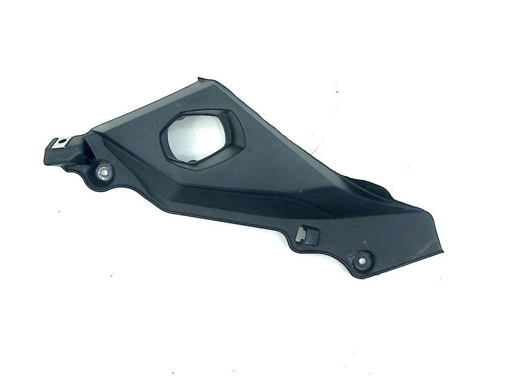 ZIJKUIPDEEL LINKS INZET DL 650 V-Strom 2017-2020 (DL650), Dhr. S. di Majo, Gebruikt, Info@cama-motorparts.nl, P.J. Troelstraweg 8 8
3144 CX  MAASSLUIS, NL