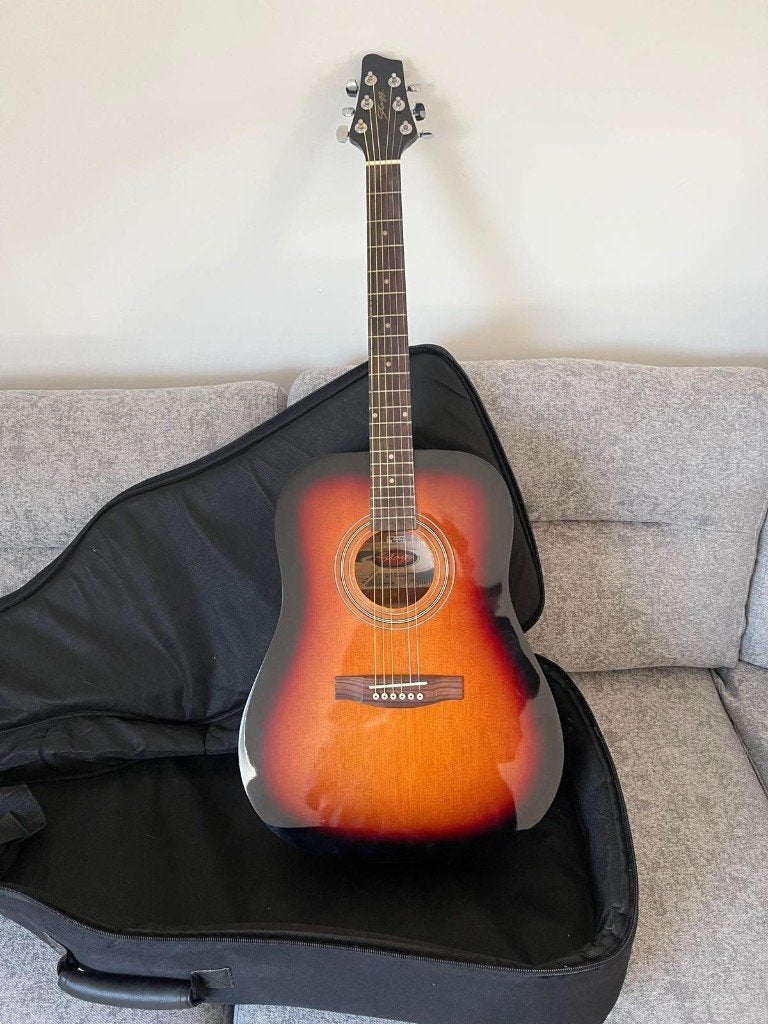 Stagg akoestische gitaar + accessoires, Muziek en Instrumenten, Ophalen, Zo goed als nieuw, Western- of Steelstringgitaar