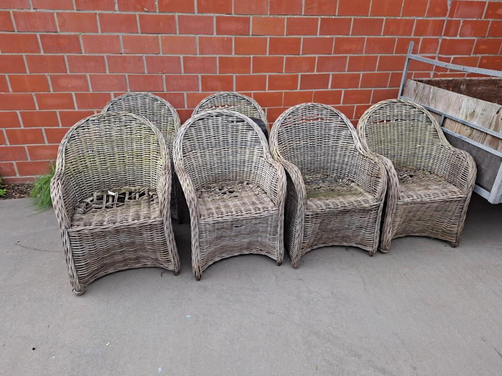 Gratis 6 tuinstoelen met kussens, Ophalen