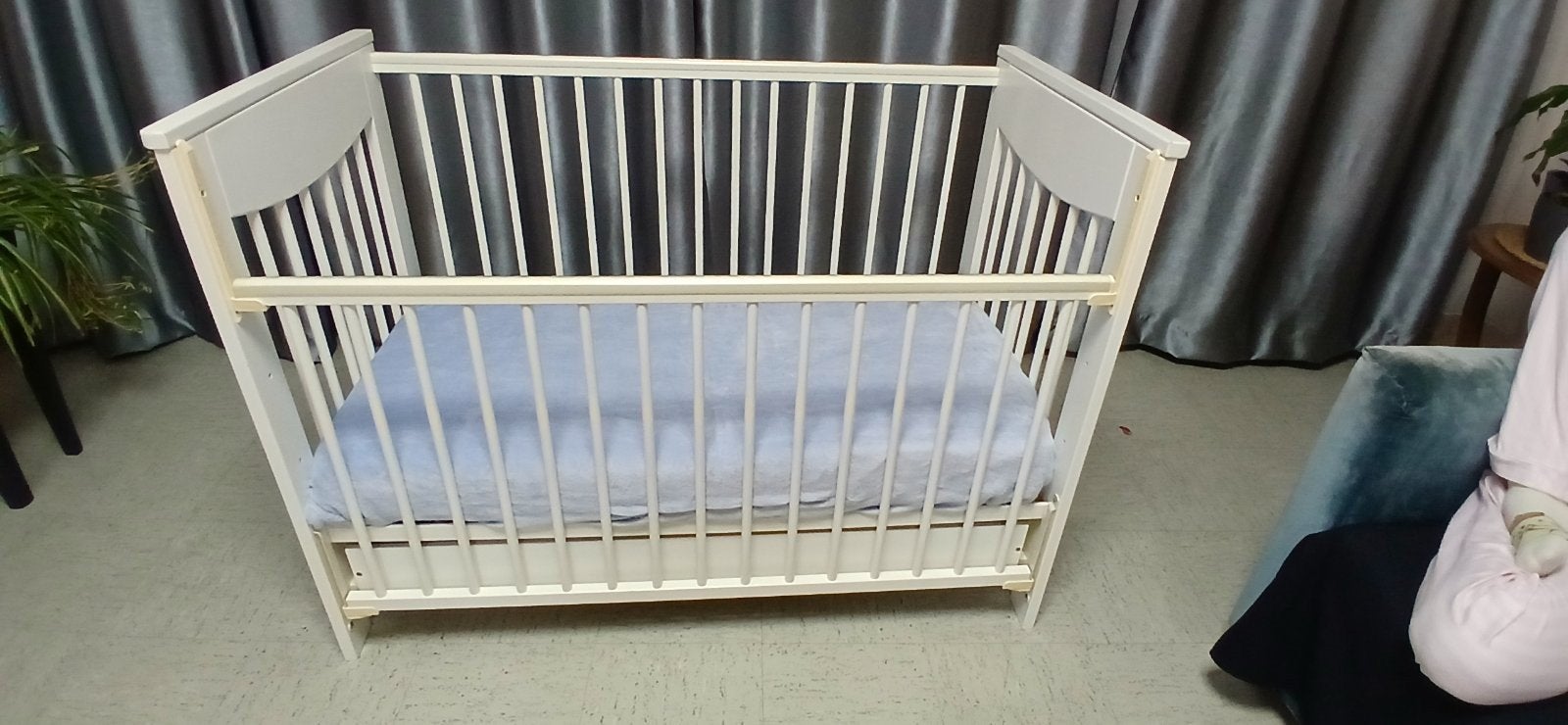 Lit bébé en bois blanc jusqu'à 3ans évolutif à 3 étages ., Enlèvement, Réglable en hauteur