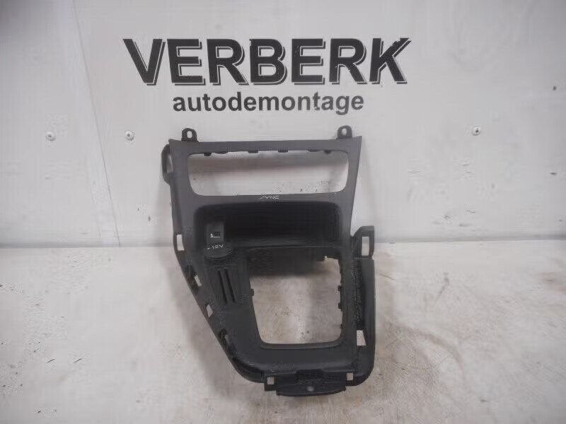 MIDDENCONSOLE Ford Focus (01-1970/-) (f1eba044h83chw), Enlèvement ou Envoi, Henry-Ford-Straße 1 50735 Köln, DE, Ford-Werke GmbH
