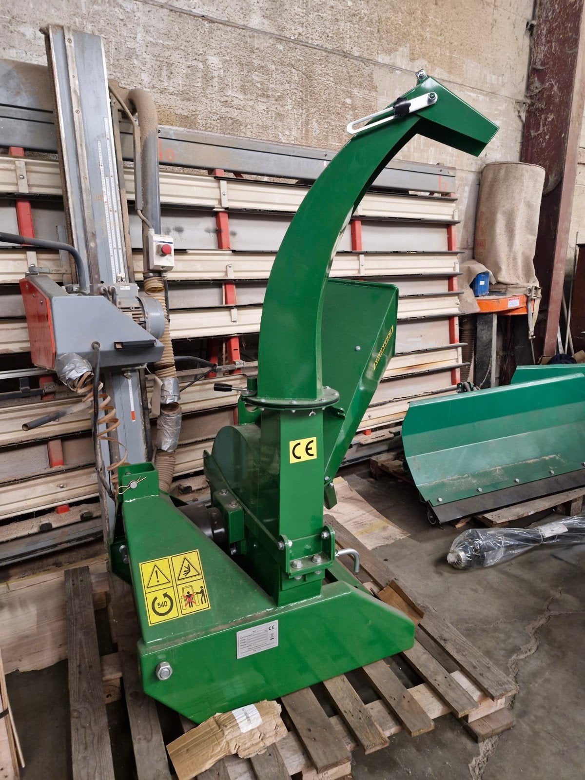 Broyeur de branches pour tracteur neuve jamais servie