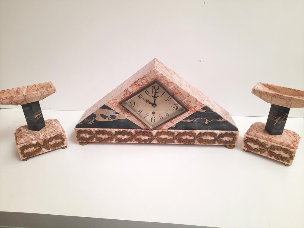 Urca marmeren schouwklok (uurwerk niet werkend), Ophalen of Verzenden