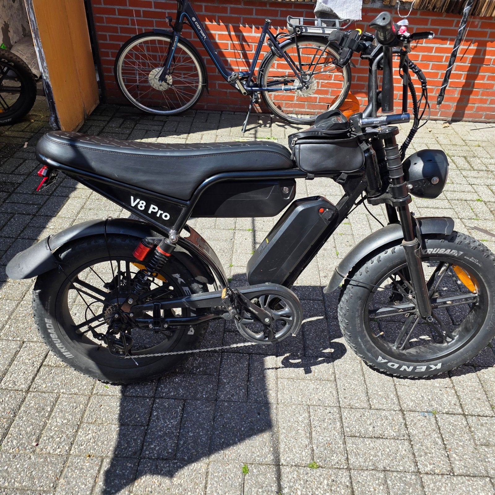 Deurne2100, Ophalen of Verzenden