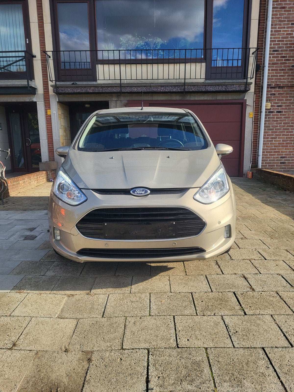 Ford B MAX essence 44 000 km, Autos, Euro 5, Achat, Boîte manuelle, Noir