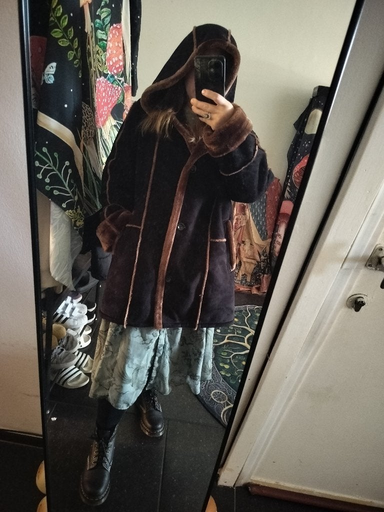 Vintage suede pels  bohemian fairy Jas mantel bruin zwart 42, Ophalen of Verzenden, Zo goed als nieuw, Maat 42/44 (L), Bruin